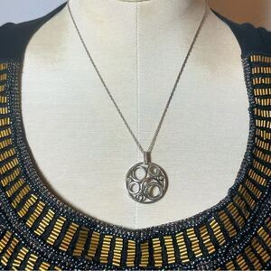 LARGE BEAUTIFUL ESTATE STERLING SILVER & DIAMOND CIRCLE PENDANT NECKLACE 18-20"